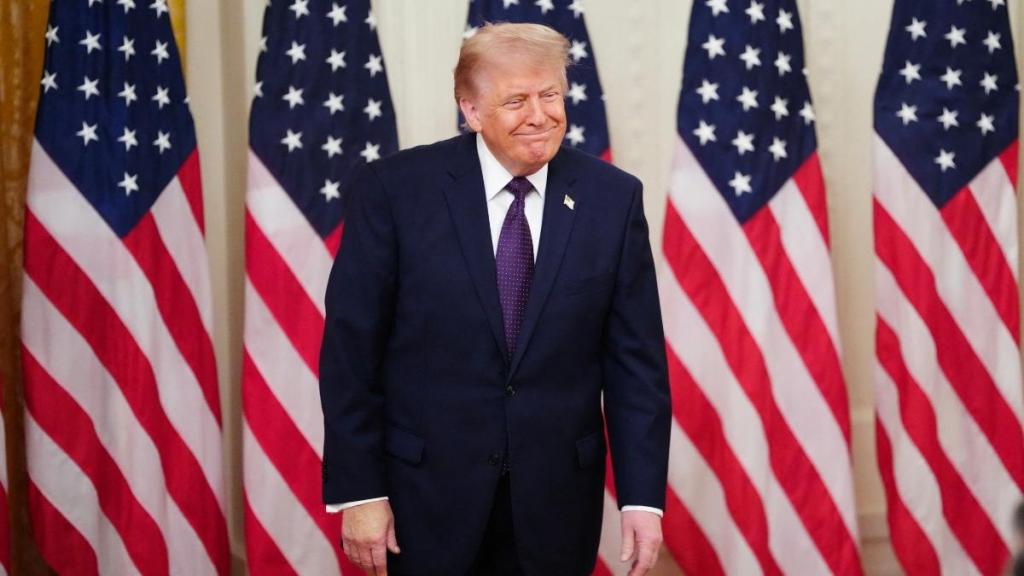 Donald Trump Says 'Dumb' Has No 'B' While Bragging About 'Dumocrats' Insult