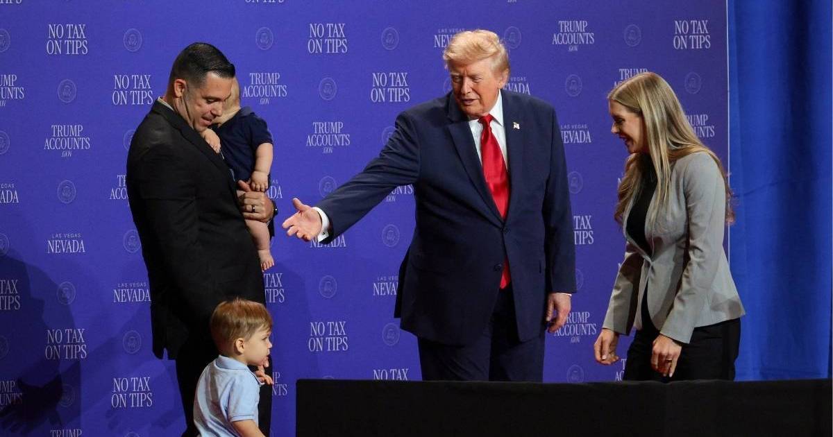Trump stops toddler from wandering off stage at Nevada rally, jokes about Biden