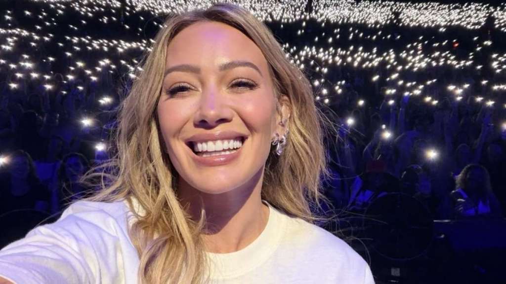 Hilary Duff's Plunging Swimsuit Dips Dangerously Low for Sports Illustrated