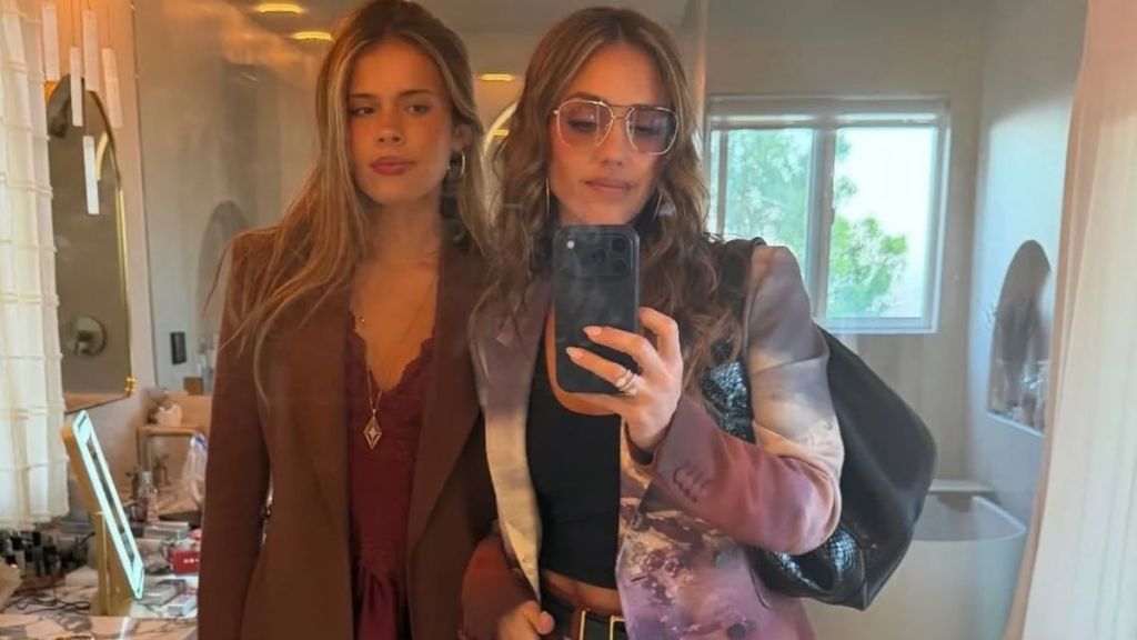 Jessica Alba & Teen Daughter Get Matching Tattoos Before College Send-off