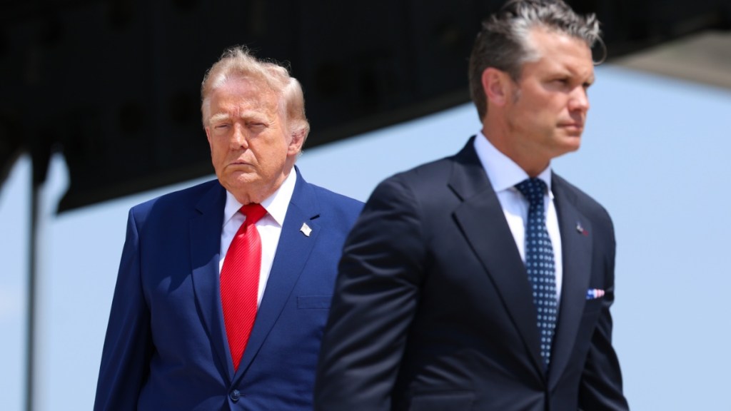 Donald Trump Has 7-Word Reaction to Pete Hegseth's 2028 Presidential Campaign Talks