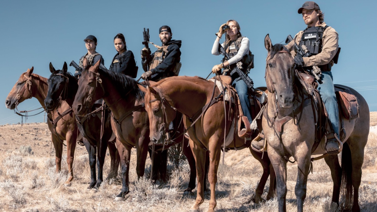 Marshals Cast Marque Richardson and Luke Grimes on set in Utah