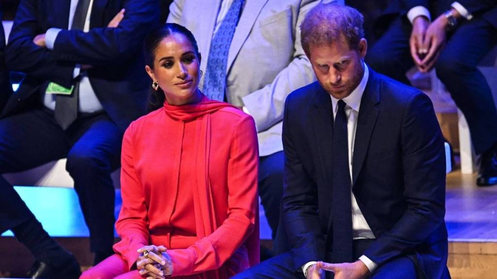 Prince Harry & Meghan Markle’s UK Return Could Run Into a ‘Fab Four’ Problem — Report