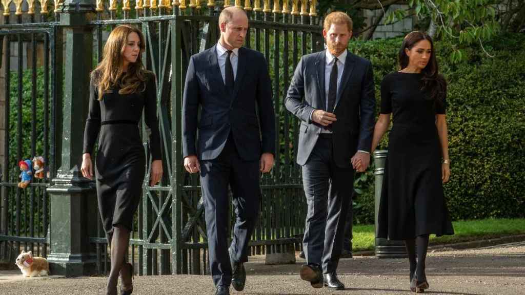 Prince William & Kate Middleton’s Latest Family Photo Has a Meghan Markle Twist