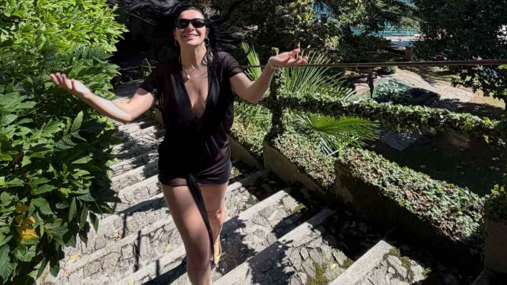 Charli XCX Goes Seriously Skimpy in a Thong Bikini That Reveals Plenty