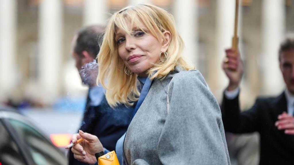 Courtney Love Wanted All Kurt Cobain Files, New Docs Reveal