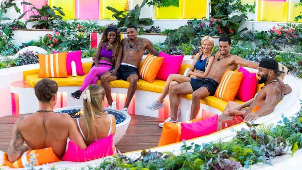 This Love Island 2026 Couple Is Battling Major ‘PR Couple’ Rumors
