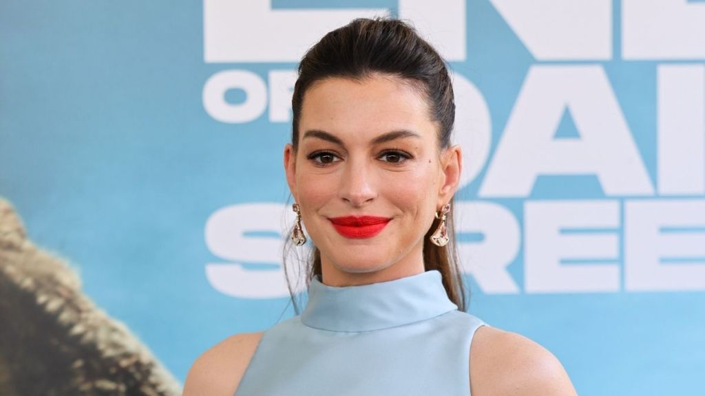 Anne Hathaway Demands Major Shakeup for Films With Dogs
