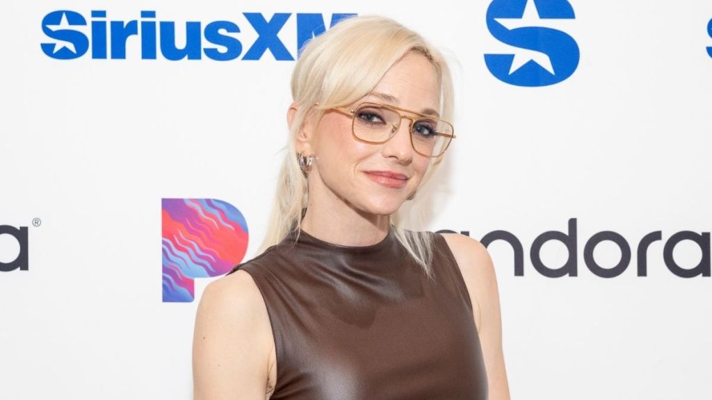 Anna Faris’ Son Asked Her to Accept Jesus & She Made Him a Deal