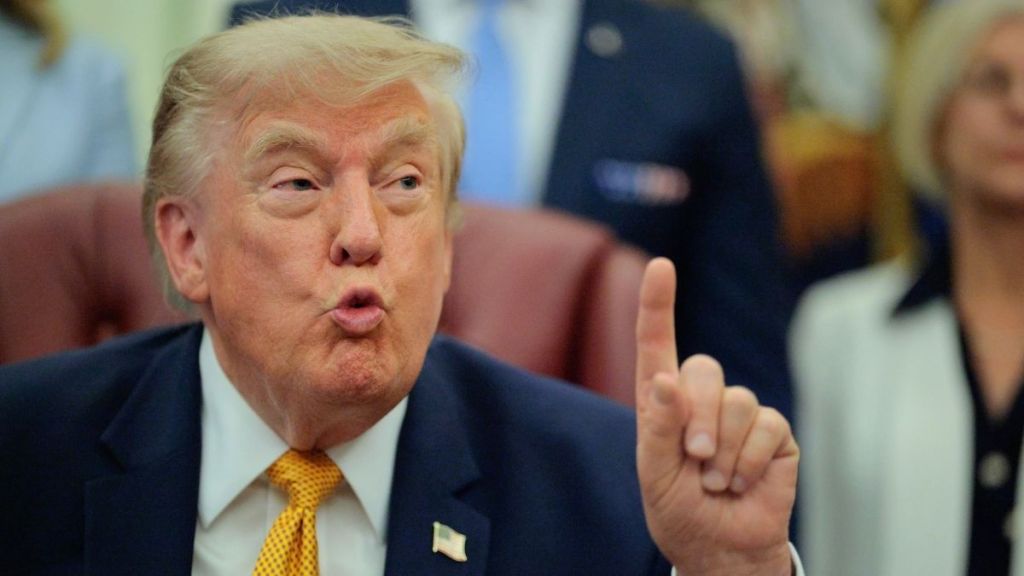 Trump Rally Turns Awkward as Attendees Boo Fallen Officer Over Arabic Surname
