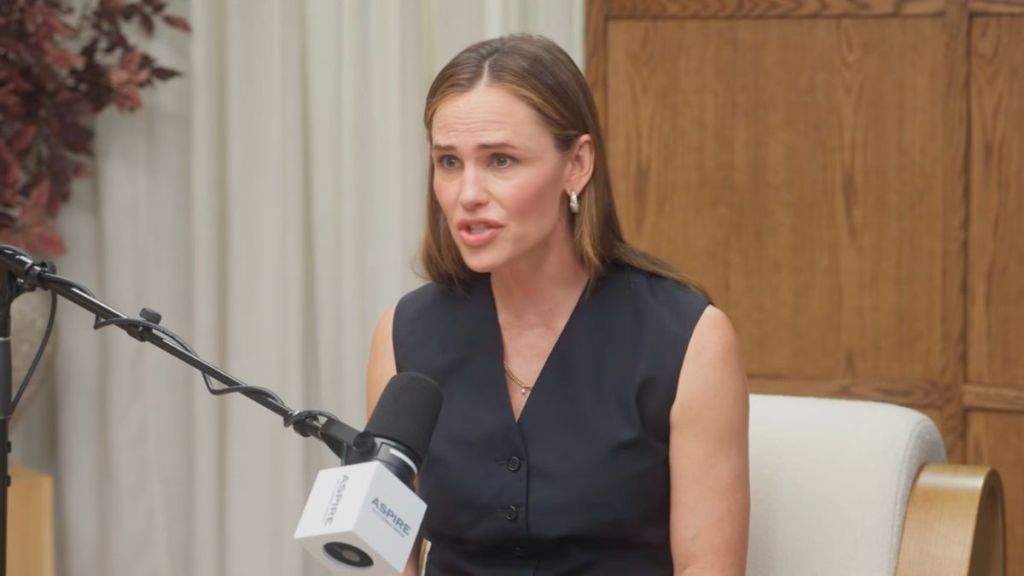 Jennifer Garner Reveals Unusual Way of Coping With Rejection