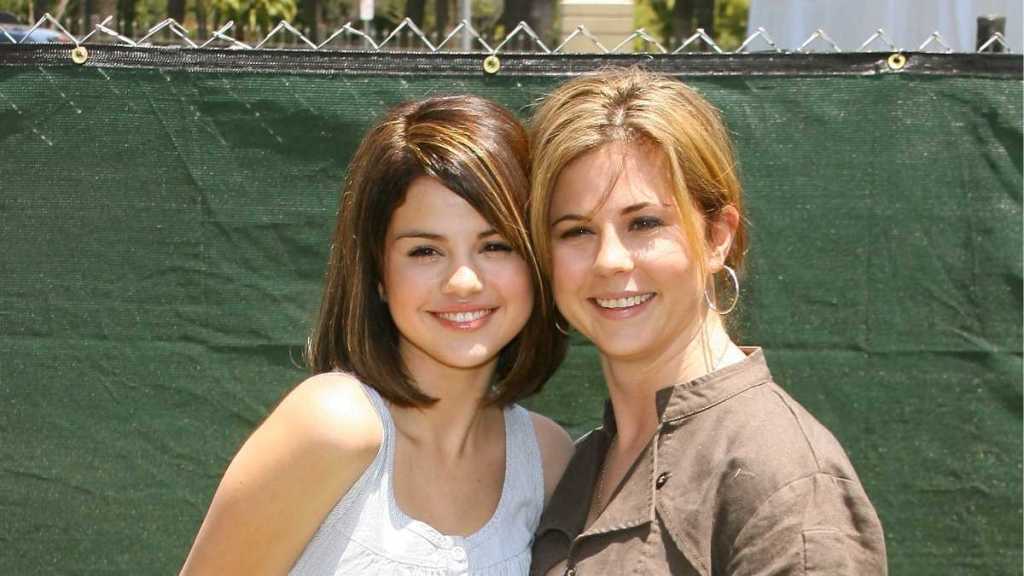 Selena Gomez and Mom Dragged Into Brutal Million-Dollar Fraud Lawsuit