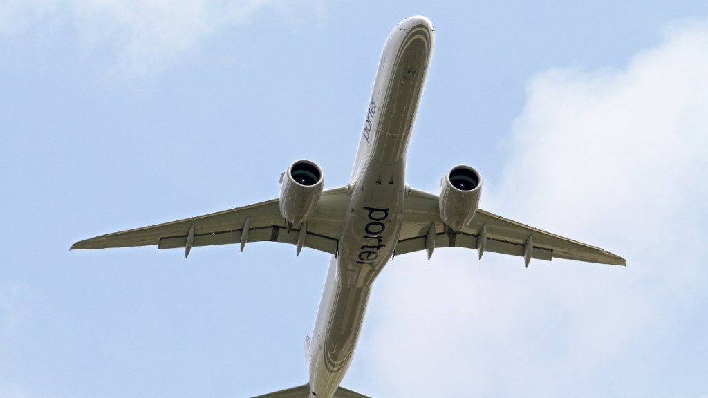 Child Refuses to Stay Buckled In, Entire Flight Is Canceled in Canada