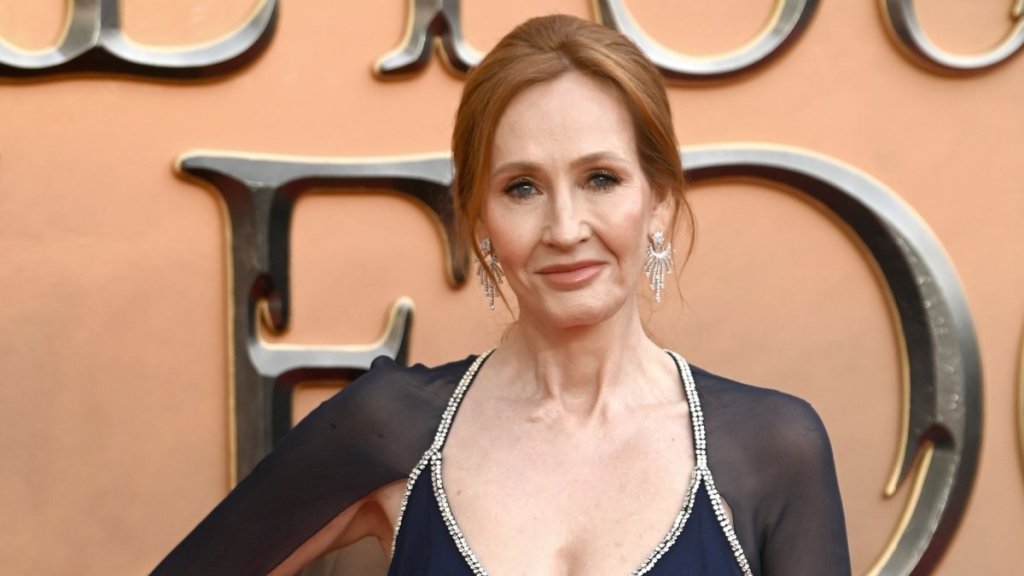 J.K. Rowling Slams Critic After ‘It Should’ve Been You’ Comment on Dolly Parton Tribute