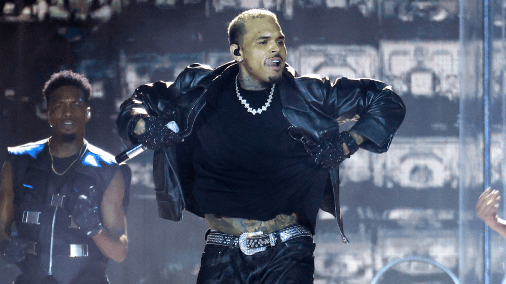 Chris Brown responds to Lionel Richie’s joke about his legal history and tour with Usher