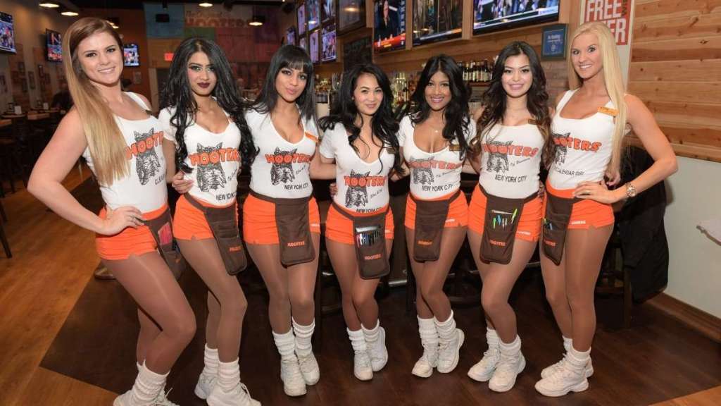 Hooters: Sexy Chicken Restaurant Is Becoming a Movie From Woody Woodpecker Director