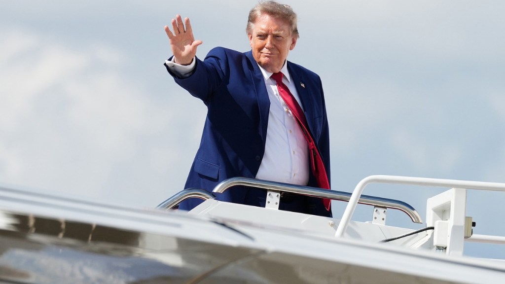 Donald Trump's Daughter-in-Law's Gym Session With His DHS Chief Raises Eyebrows