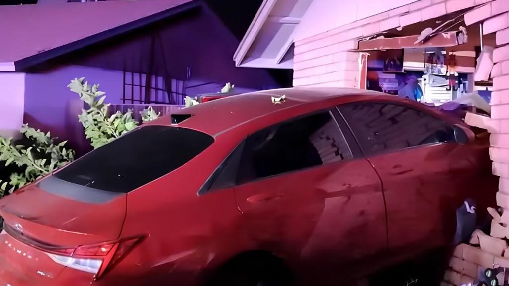 Teenager Teen Crashes Car Ex Room House Cheating Lying Mesa Arizona