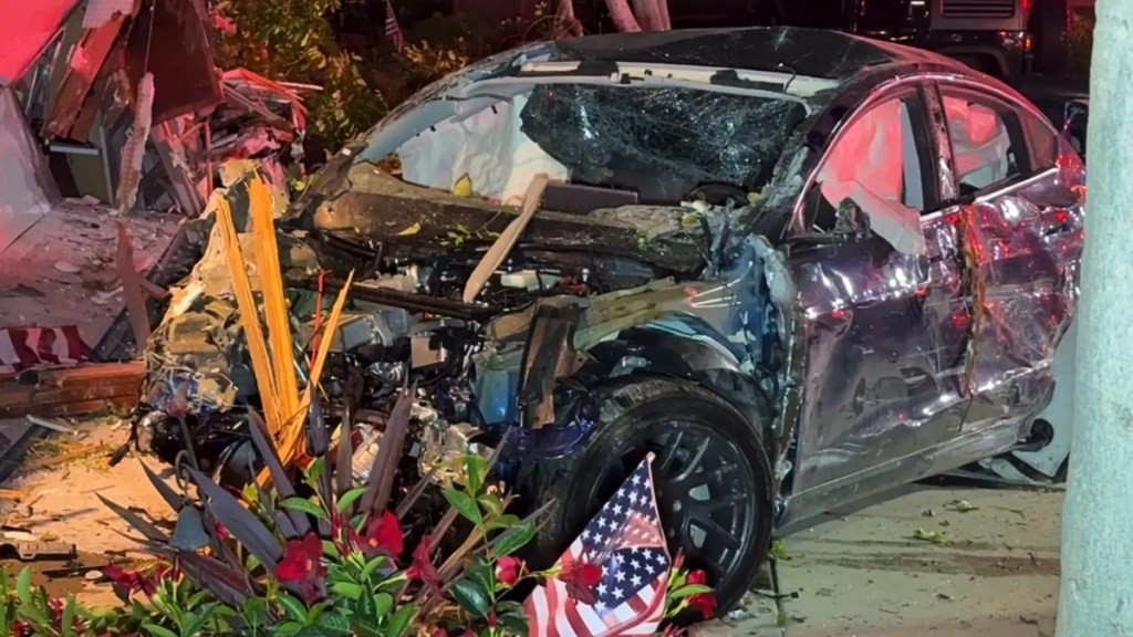 Tesla Smashes Brick Wall Plummets 20 Feet Damages Homes California Orange County
