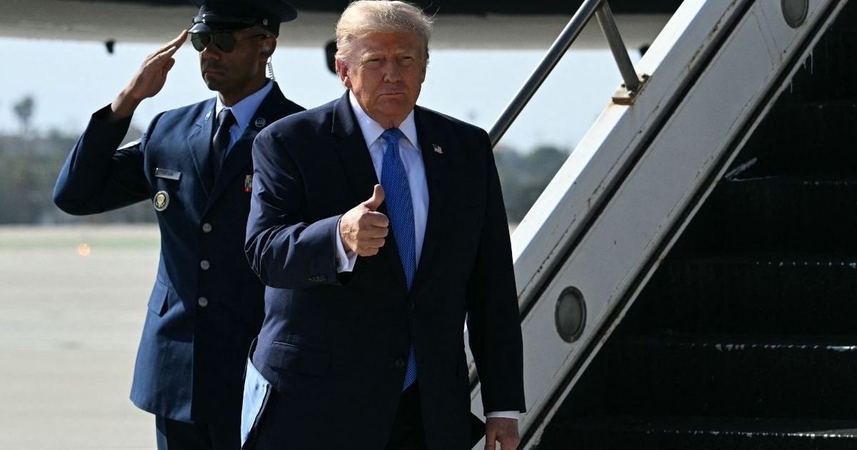 Donald Trump’s $400M Qatari Jet Is Suddenly a Very Expensive Mystery