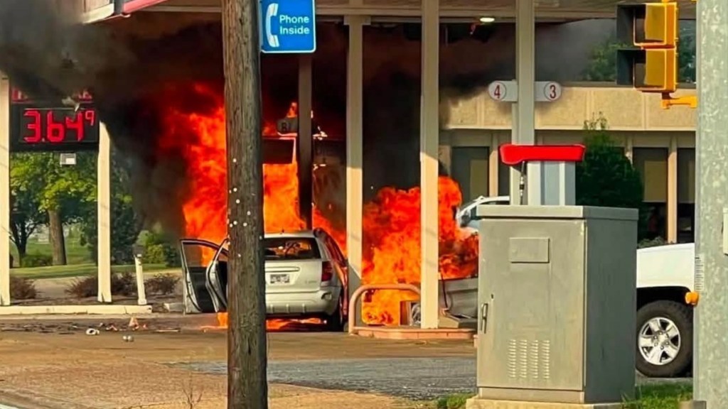 Woman Caught Fire Fiery Car Wreck Burning Saved Bystanders Tennessee