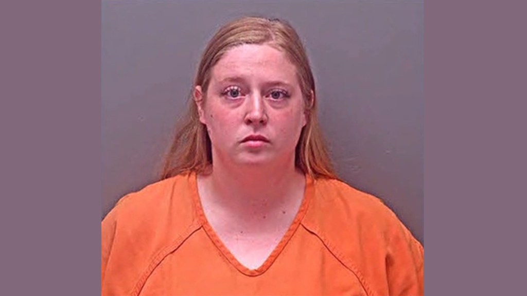 Woman Caught Unhinged Shopping Spree Steal Theft Elderly Couple Alabama
