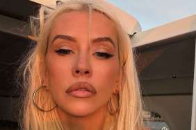 Christina Aguilera’s Plunging Look Gets Even Bolder With a High Slit
