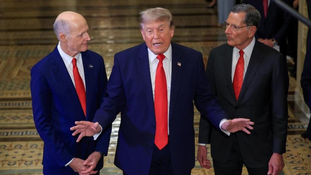 Top Senate Republican Has a 1-Word Answer on Donald Trump’s Media Ban