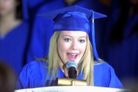 Hilary Duff Recreates Iconic Lizzie McGuire Movie Moment as Fans Beg for Legacy Sequel