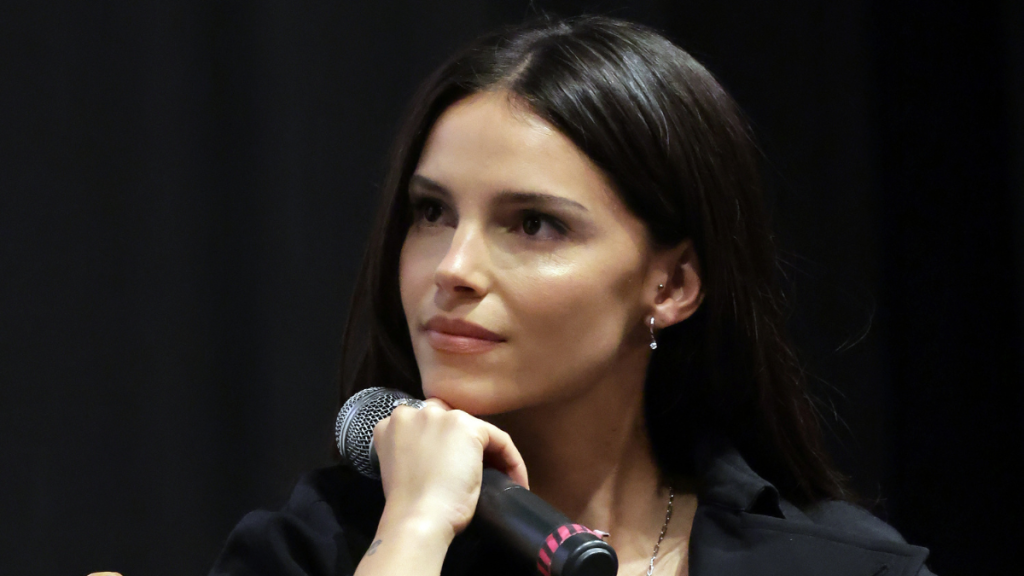 Inde Navarrette explains why she avoided making friends while filming “Obsession” to stay focused on her role.