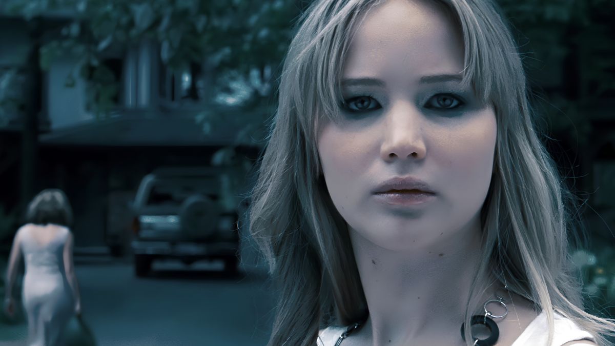 Jennifer Lawrence & Elisabeth Shue's Underrated Horror Movie Arrives on ...