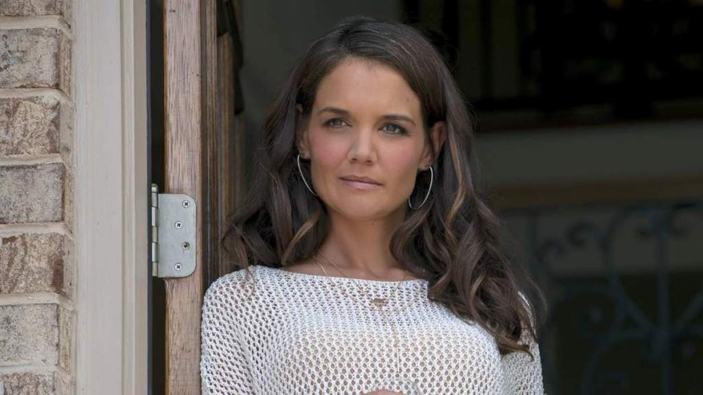 Katie Holmes Photos Turn Heads During Lake Como Vacation With Boyfriend