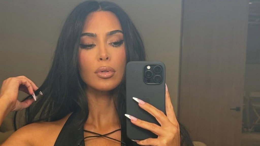 Kim Kardashian Goes Nude, Covering Herself in Nothing but Flowers in New Photos