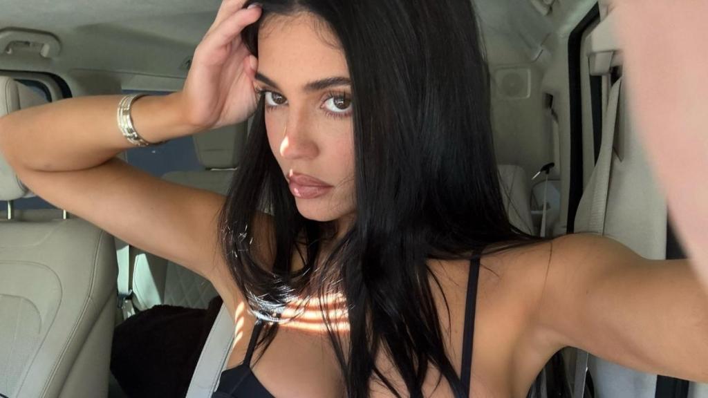 Kylie Jenner Turns up the Heat in Plunging Bra for Kylie Cosmetics
