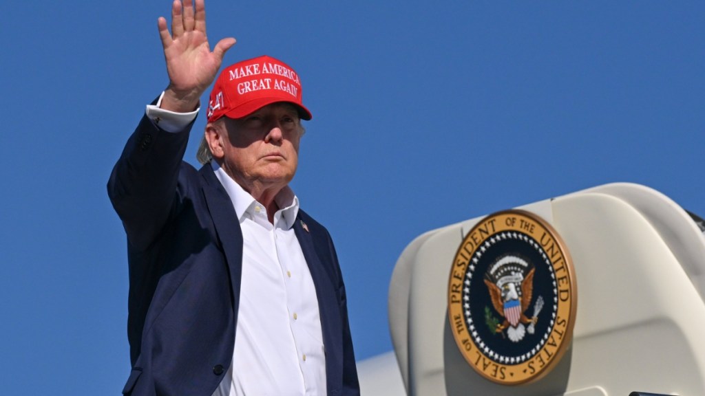 Donald Trump’s Political Circle Hit by New Resignation Linked to Conspiracy Inquiry