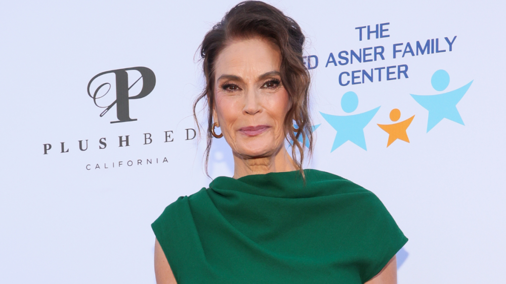 Teri Hatcher prepares to take over the role of Miranda Priestly in The Devil Wears Prada: The Musical
