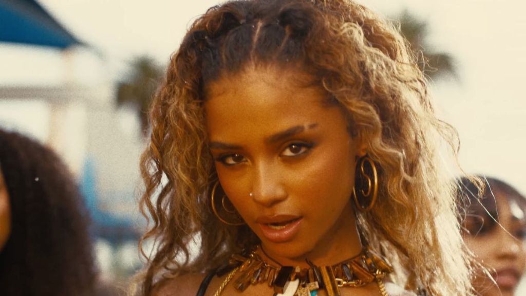 Tyla’s Bra Top Comes With a Very Revealing Midriff-Baring Twist