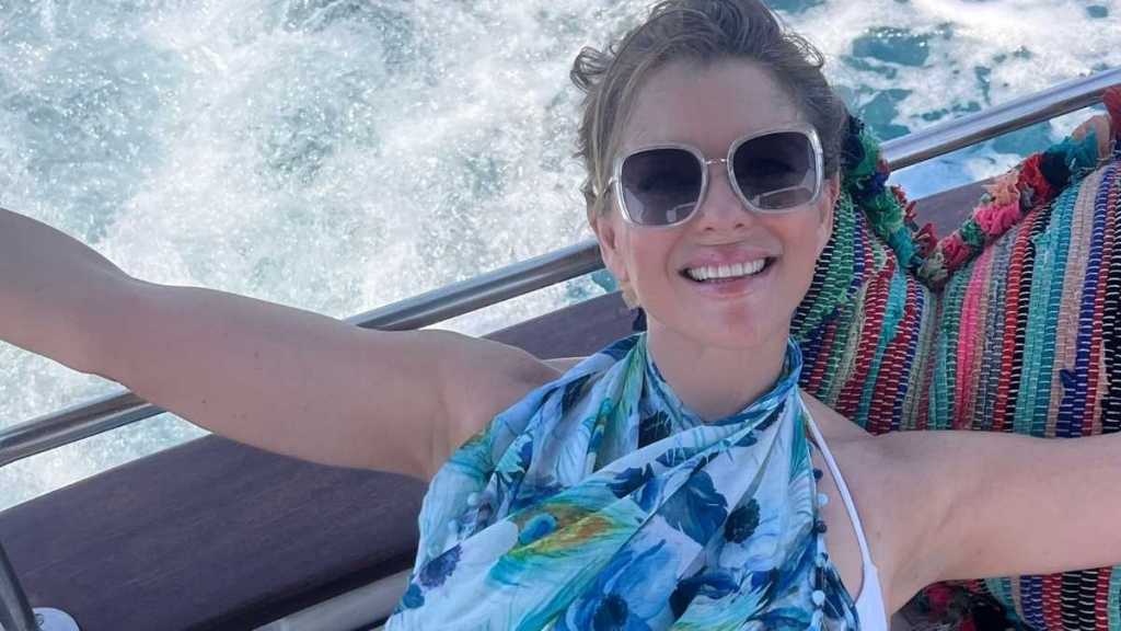 Elizabeth Hurley Flaunts Her Figure in a Bikini With a Scandalously Low Cut