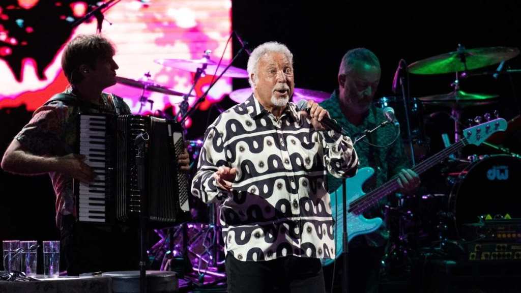 Tom Jones Posts Stern Statement After Being Fired From The Voice for Younger Coach