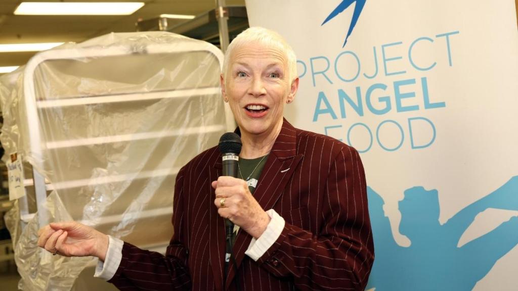 Annie Lennox Doesn't Hold Back in Scathing Message About Gaza