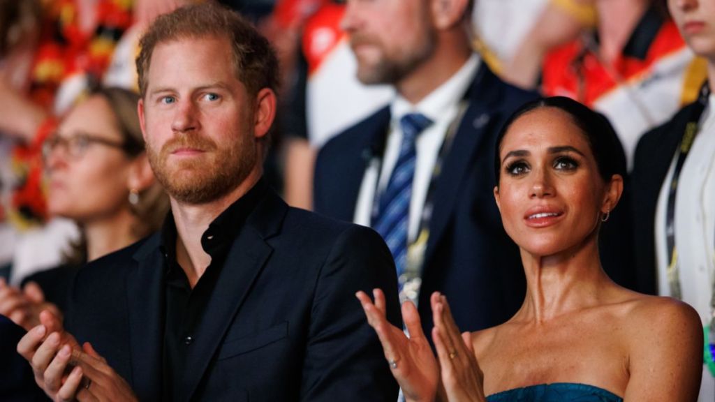 Prince Harry & Meghan Markle’s UK Exit Threat Is ‘Akin to Blackmail’ — Expert