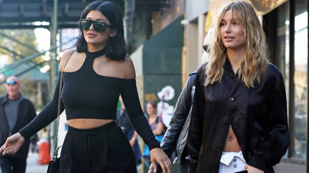 Kylie Jenner, Hailey Bieber & Kendall Jenner Make Plunging Tops Their Gym Uniform