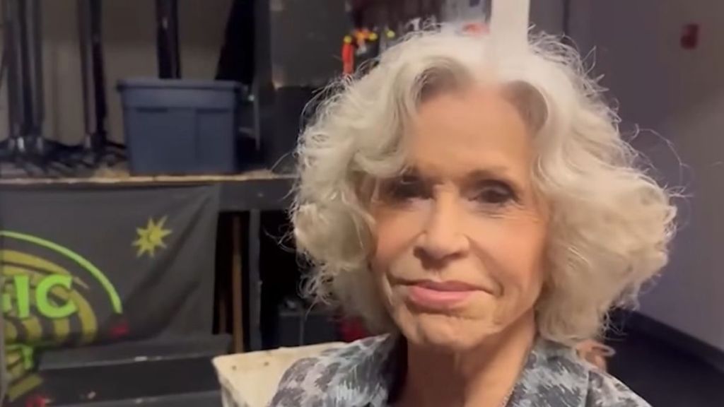 Jane Fonda Spills Untold Secrets From Dolly Parton’s Wild Tour Bus