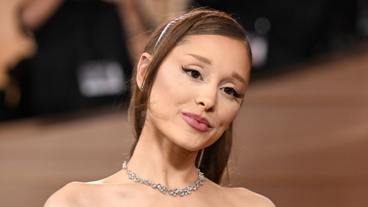 Ariana Grande Seemingly Drops Telling Ricky Alvarez Hint in Tour Finale