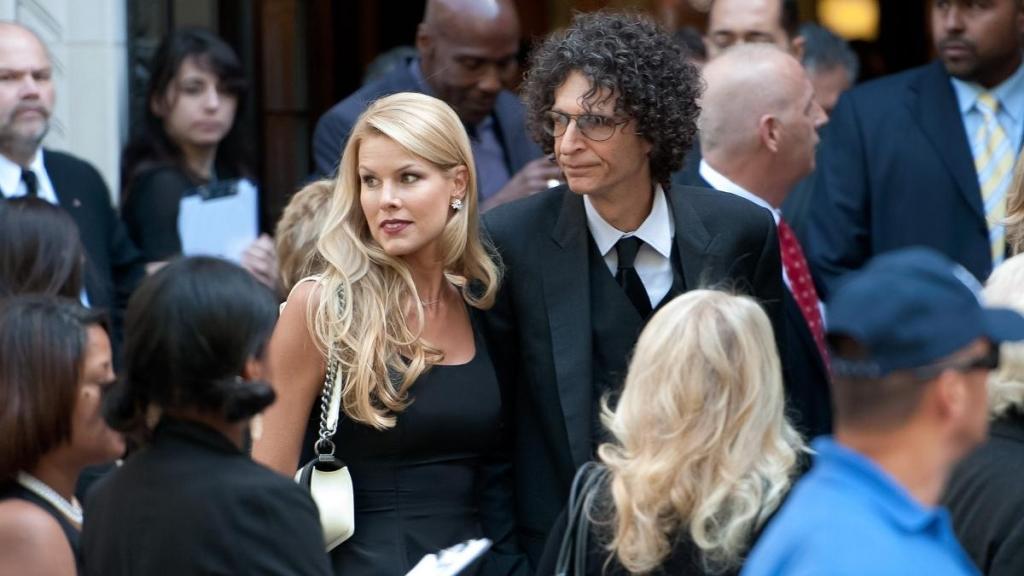 Howard Stern’s Wife Reveals How His Reduced Workweek Changes Life at Home