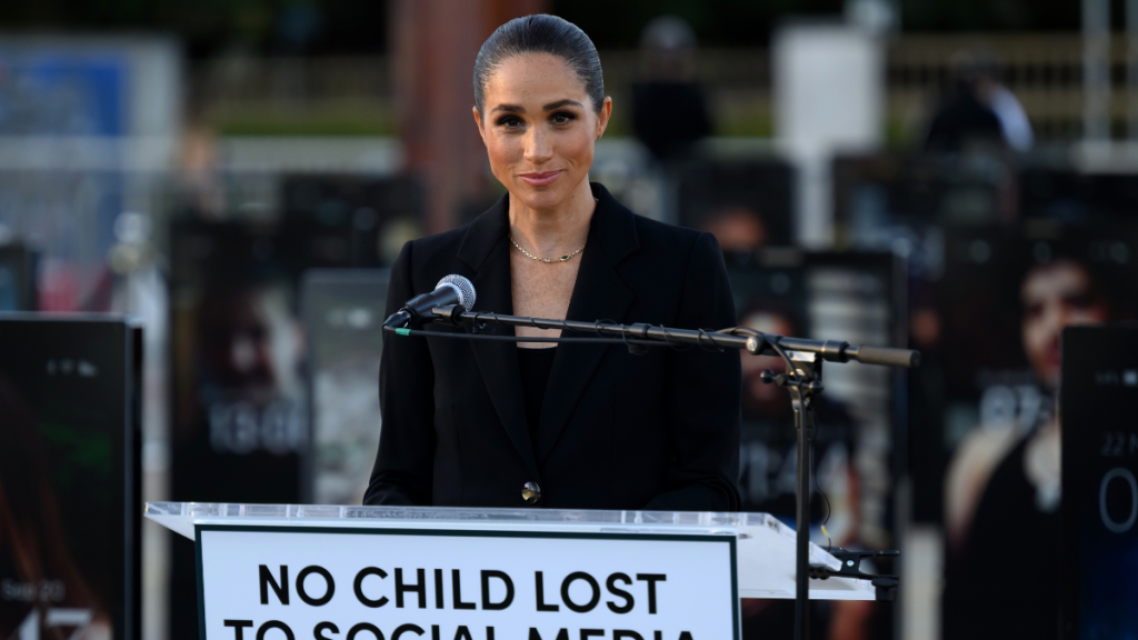 Meghan Markle reportedly struggles to hire household staff in England amid claims about her American work style