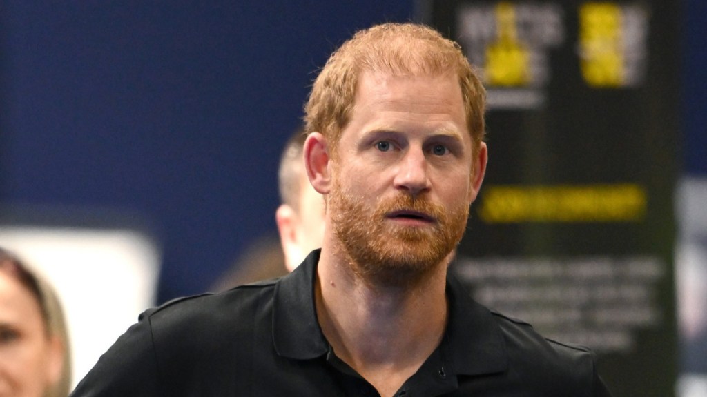 prince harry uk move royal family