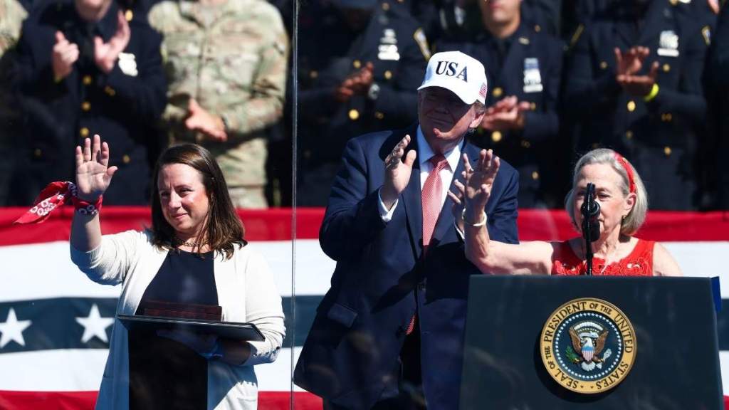 Donald Trump Makes Bizarre 9/11 Claim That Firefighter Carried Him