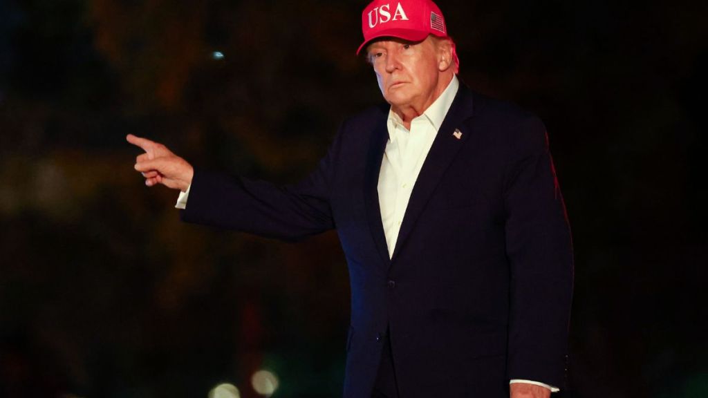 Donald Trump Brings Up Taylor Swift at Rally to Boast About TikTok Ranking
