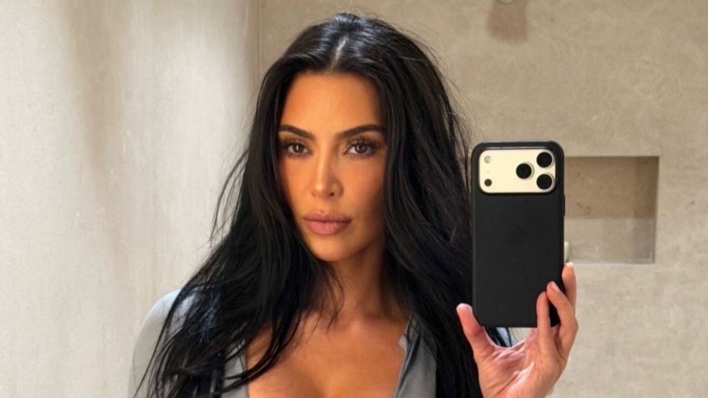 Kim Kardashian’s Hip Cutouts Steal the Show at ‘All’s Fair’ Rome Photocall